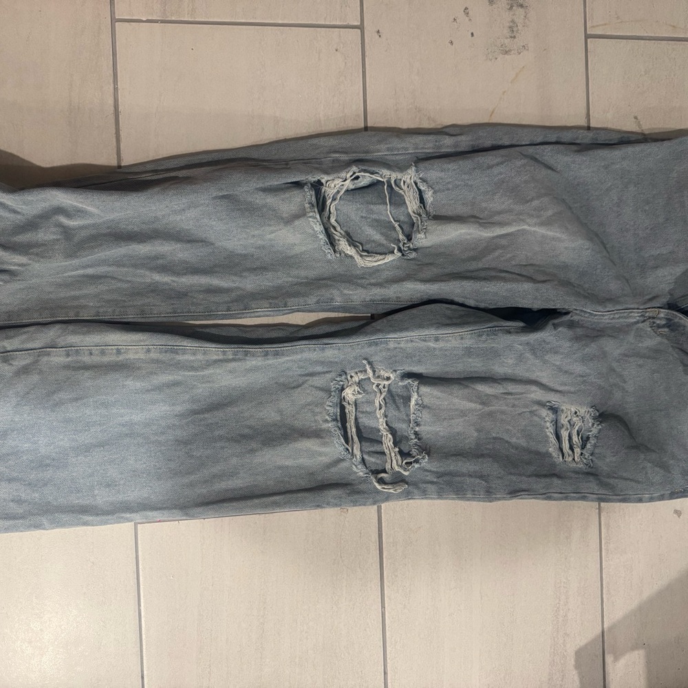 Women’s Light Blue Distressed Jeans